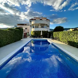 apartments-villa-rose-kastela.splithotels.org/